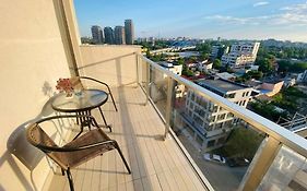 Belvedere City View Studios & Apartments With Free Parking & Gym